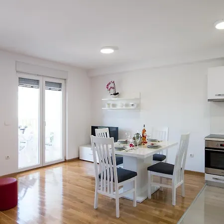 Mattea Apartament *