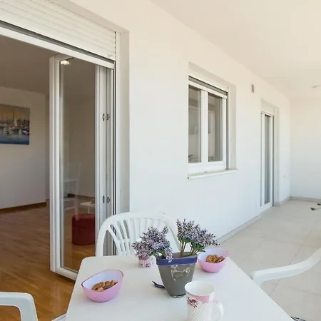 Mattea Apartament Makarska