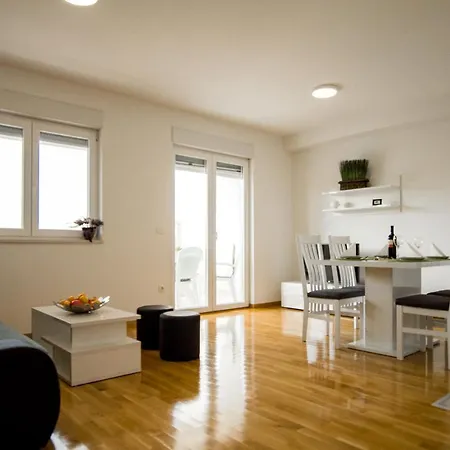 Apartament Mattea *