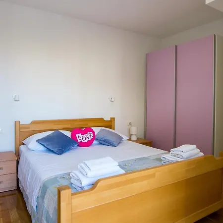 Mattea Apartament *